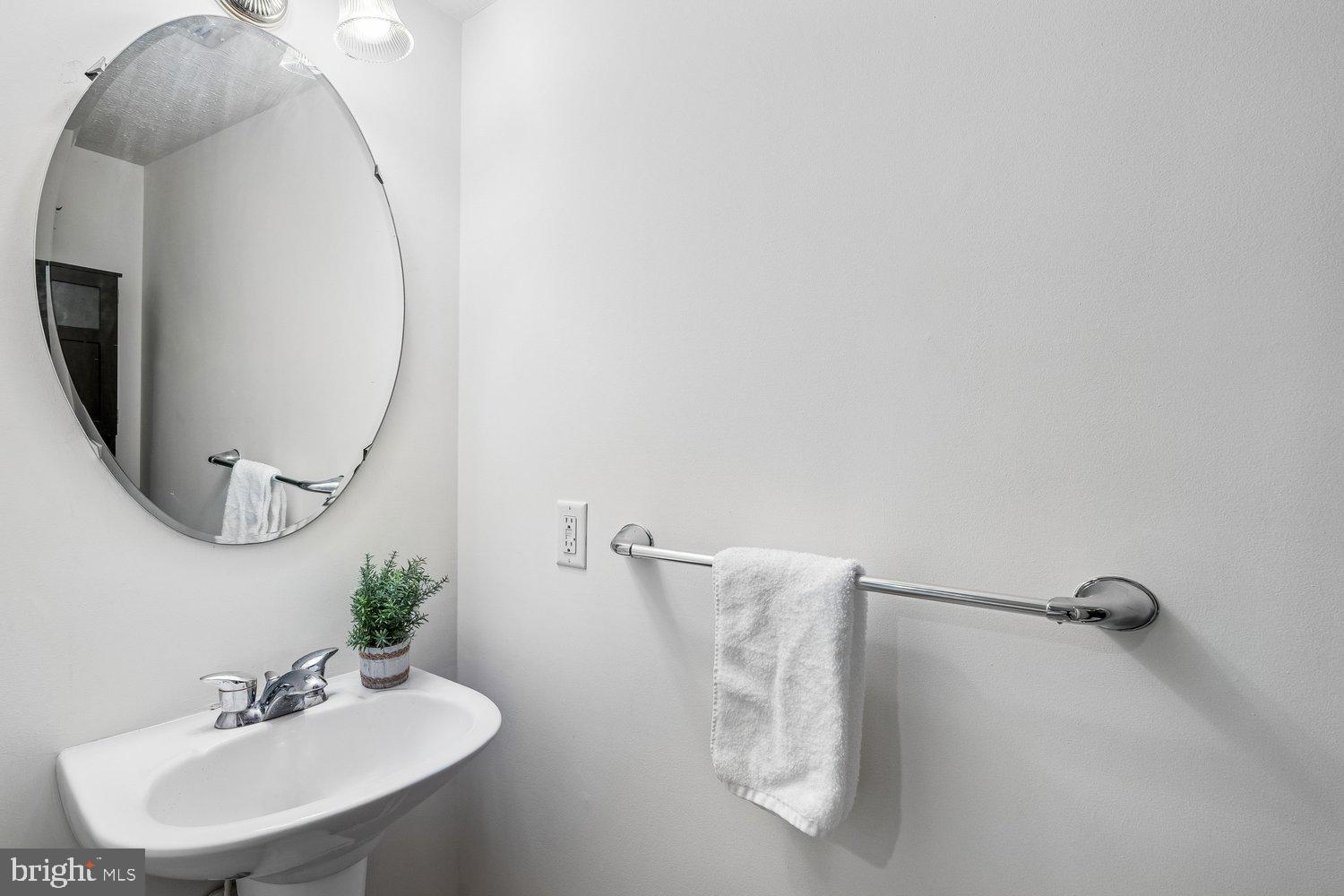 2426 Knapps Way Odenton, MD 21113 - Photo 30 of 71 Powder Room