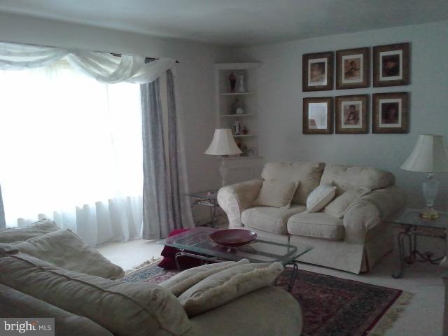 130 Environs Road Sterling, VA 20165 - Photo 4 of 16 Living Room