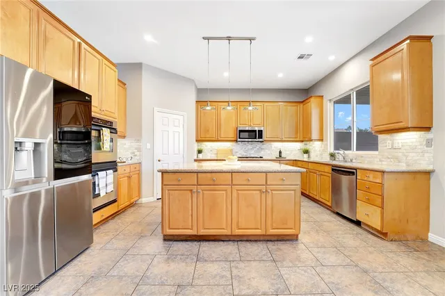 $3,300 | 7232 Frontier Hills Avenue, Las Vegas, NV 89113