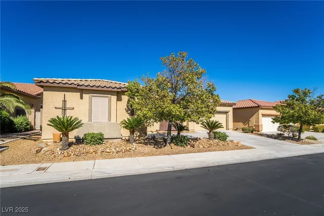 $3,300 | 7232 Frontier Hills Avenue, Las Vegas, NV 89113