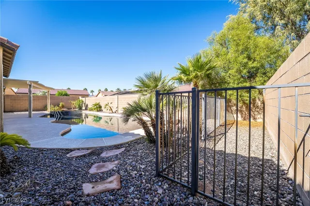 $3,300 | 7232 Frontier Hills Avenue, Las Vegas, NV 89113