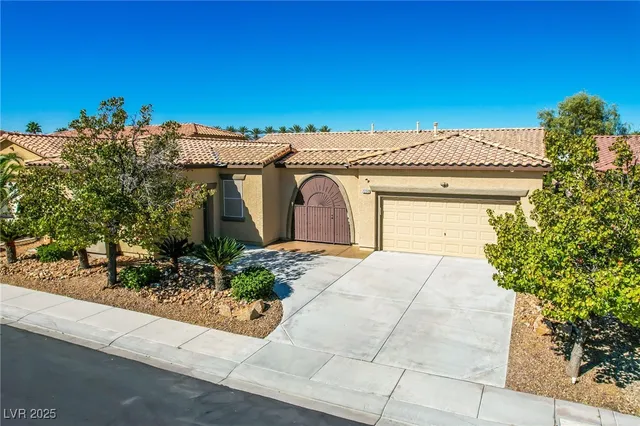 $3,300 | 7232 Frontier Hills Avenue, Las Vegas, NV 89113