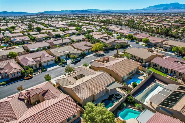 $3,300 | 7232 Frontier Hills Avenue, Las Vegas, NV 89113