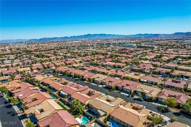 $3,300 | 7232 Frontier Hills Avenue, Las Vegas, NV 89113