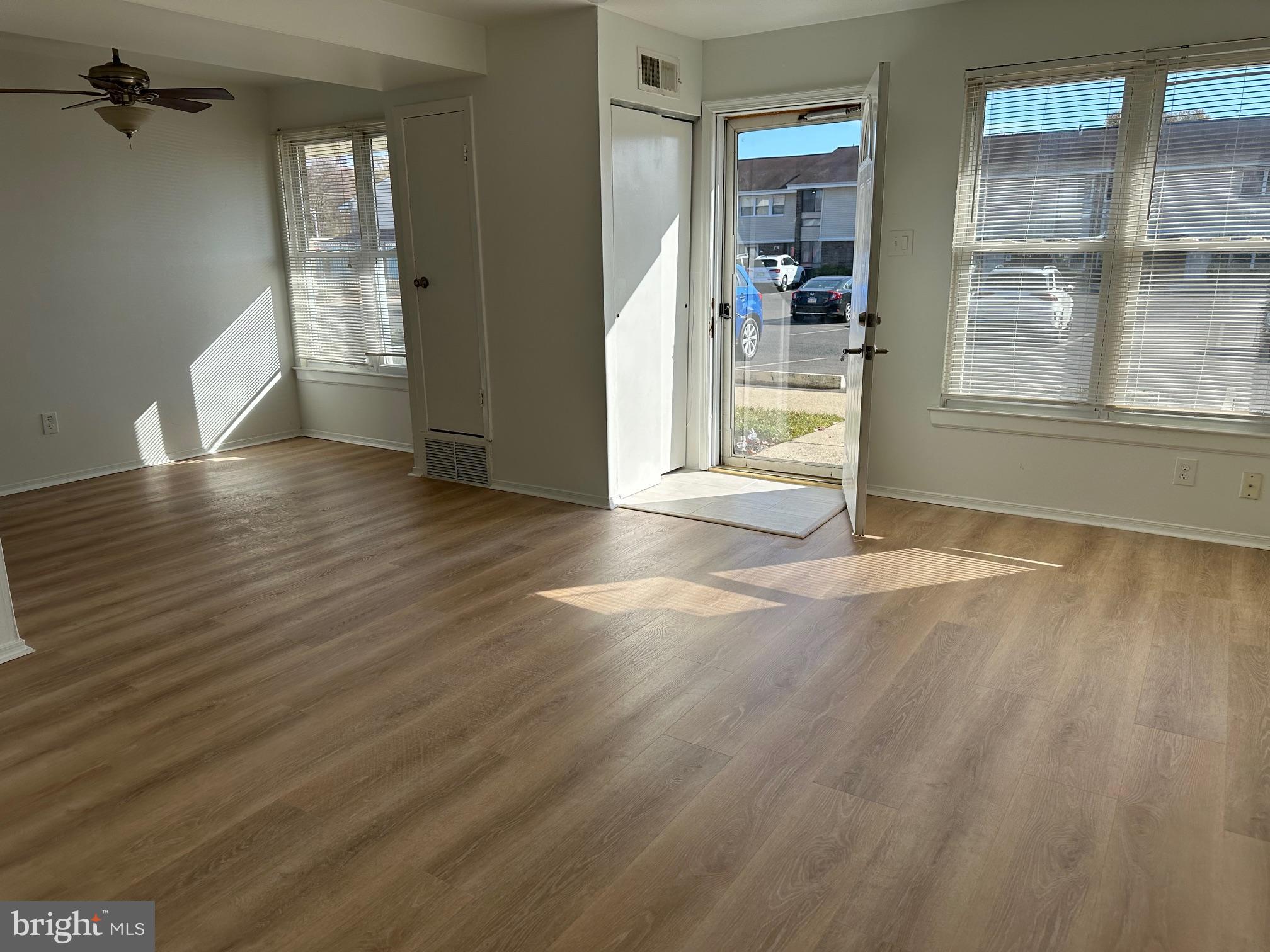 3850 Woodhaven Road, Unit 908 Philadelphia, PA 19154 - Photo 3 of 19