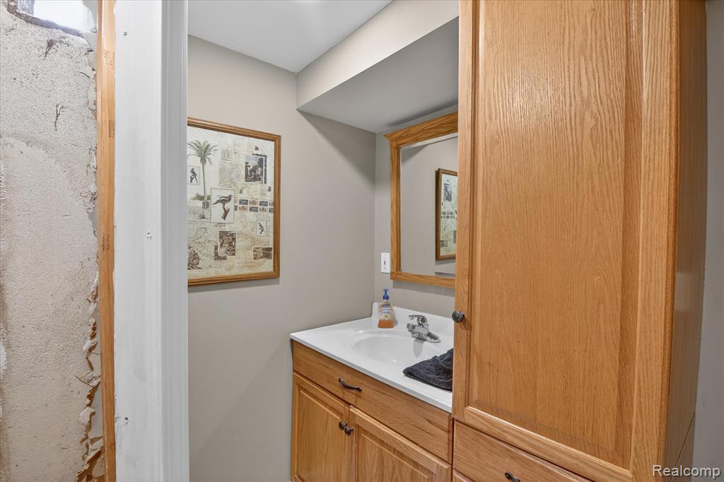 15715 Exeter Court Fraser, MI 48026 - Photo 26 of 32