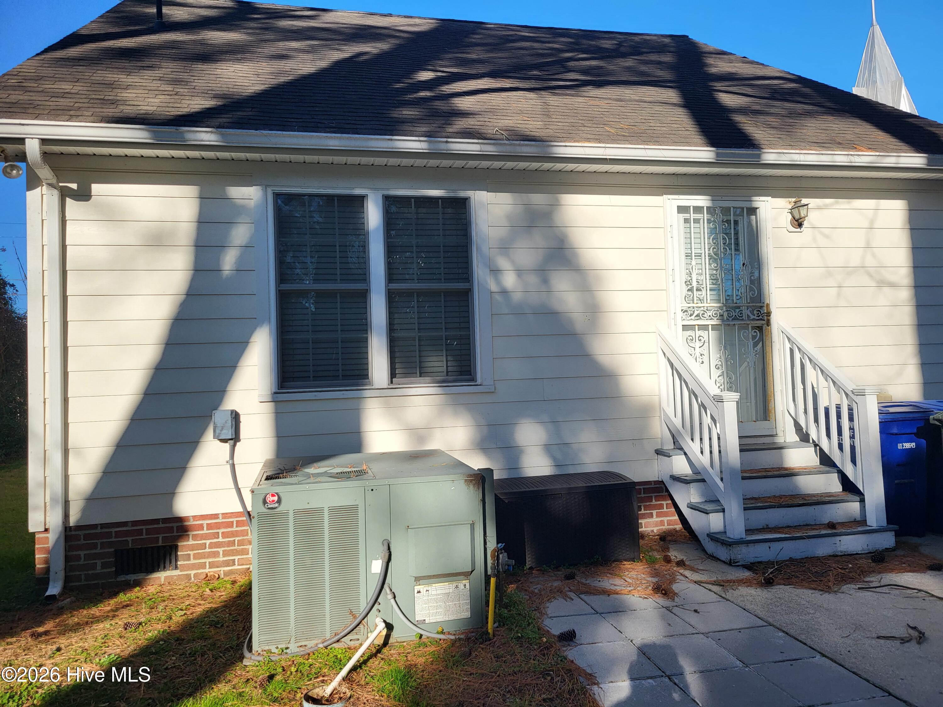 108 East Gale Street Edenton, NC 27932 - Photo 11 of 11 back of house with patio