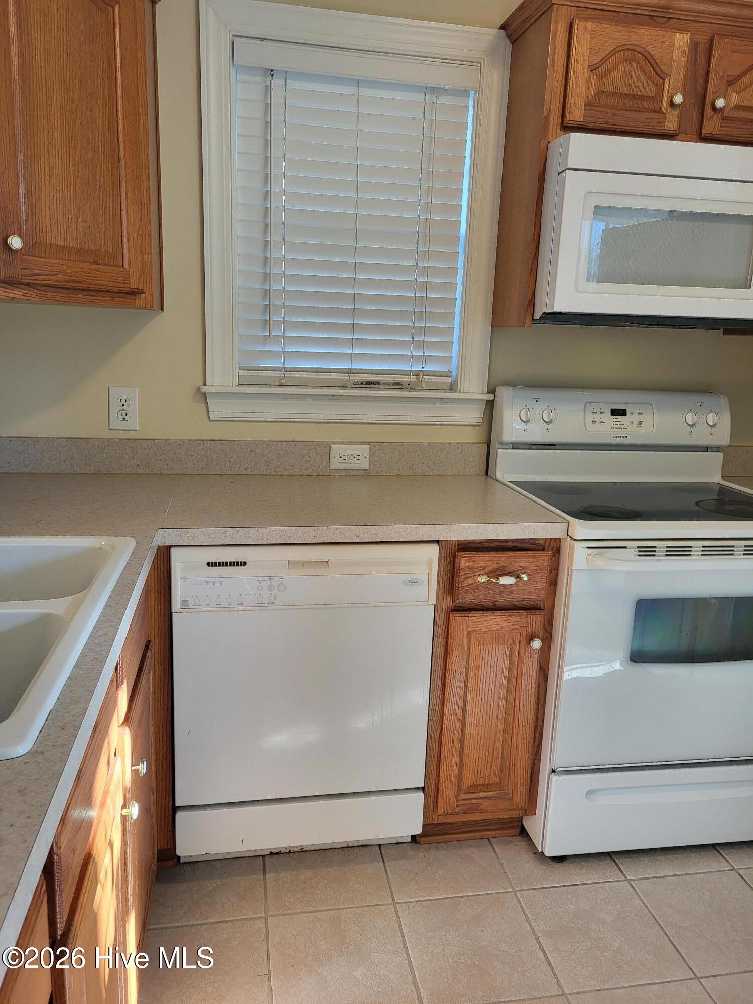 108 East Gale Street Edenton, NC 27932 - Photo 5 of 11 kitchen 3