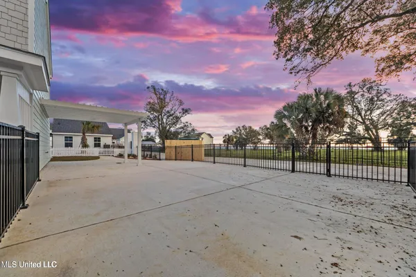 $1,600 | 1527 2nd Street, Gulfport, MS 39501