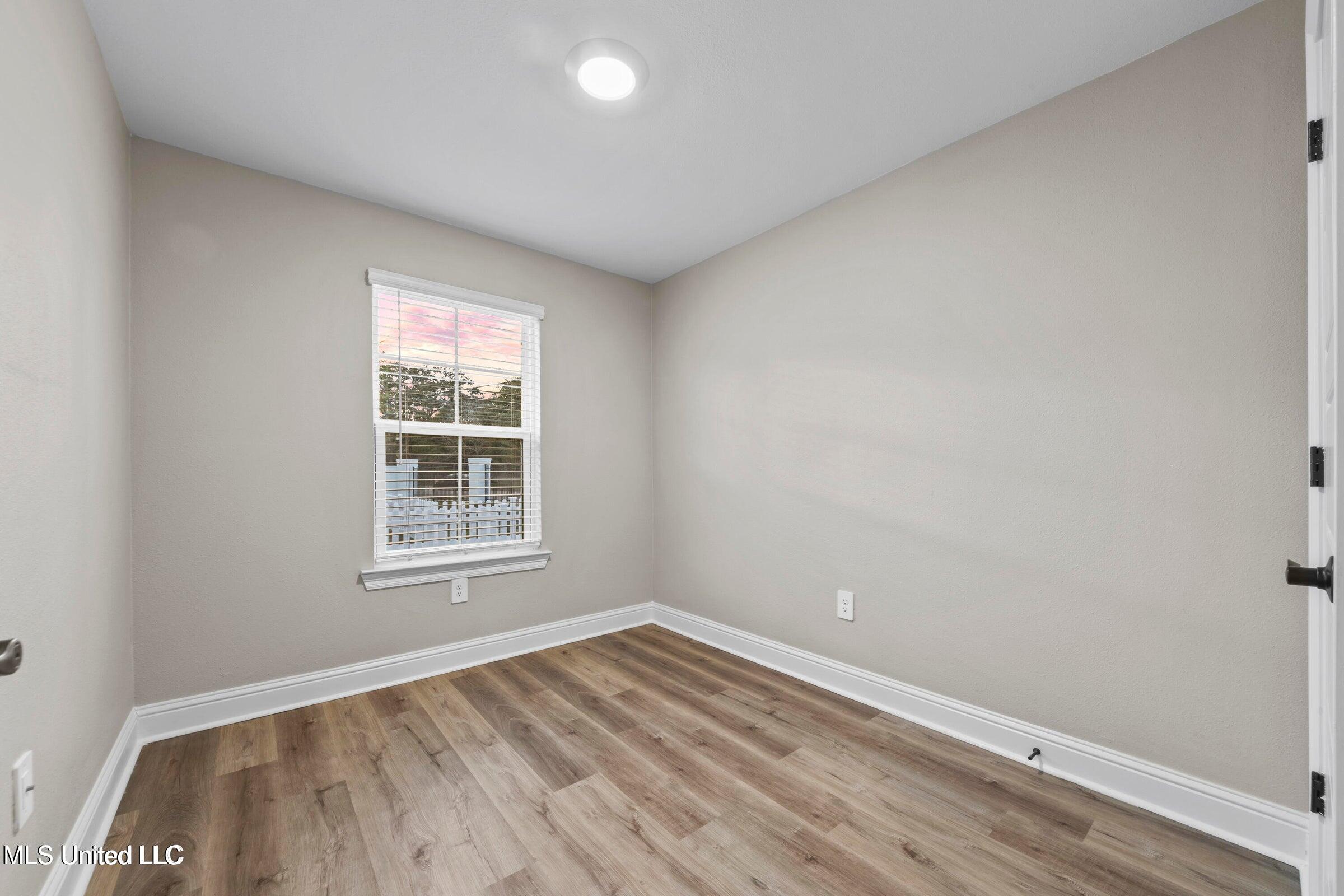 1527 2nd Street Gulfport, MS 39501 - Photo 8 of 11 20250227173444843552000000-o