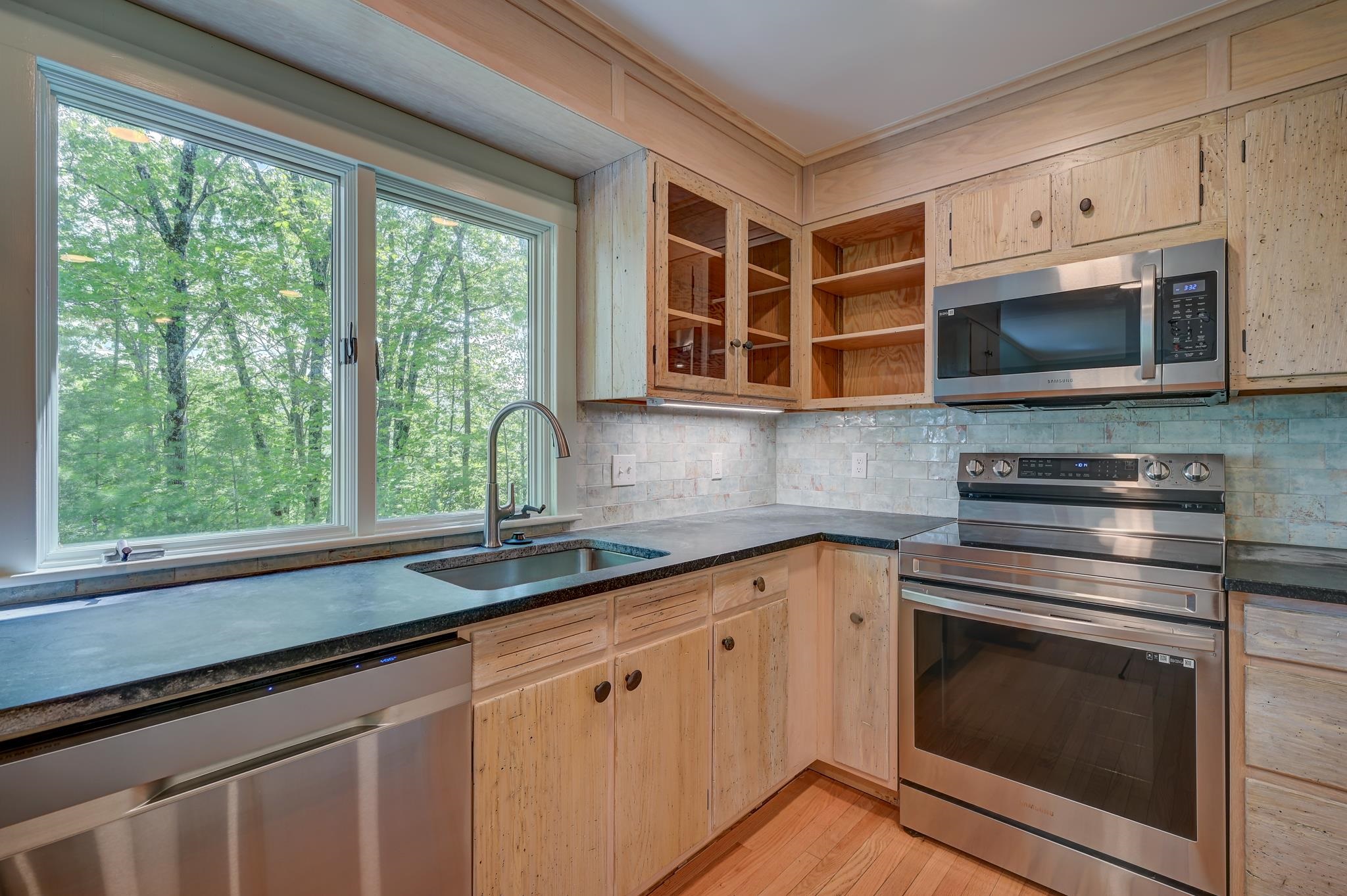 236 Birch Hill Road Conway, NH 03860 - Photo 6 of 53