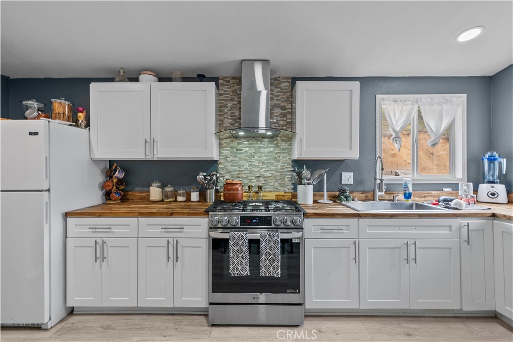 657 Lebec Road, Unit 49 Lebec, CA 93243 - Photo 6 of 13 Kitchen