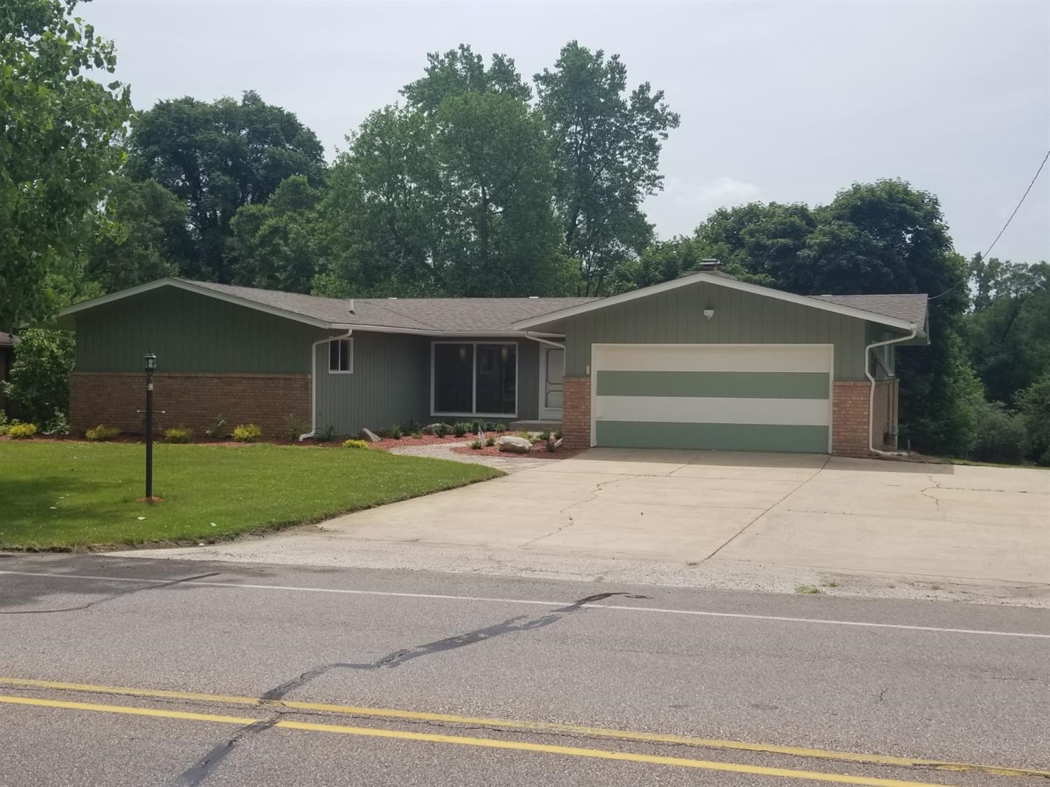 346 West Johnson Road La Porte, IN 46350 - Photo 1 of 30 1500x1124