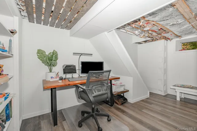 a view of a back yard of the house