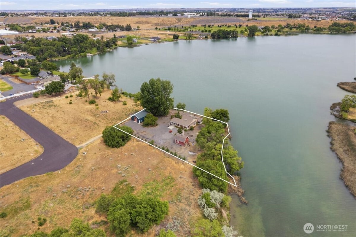 3481 Valley Road Northeast Moses Lake, WA 98837 - Photo 2 of 40