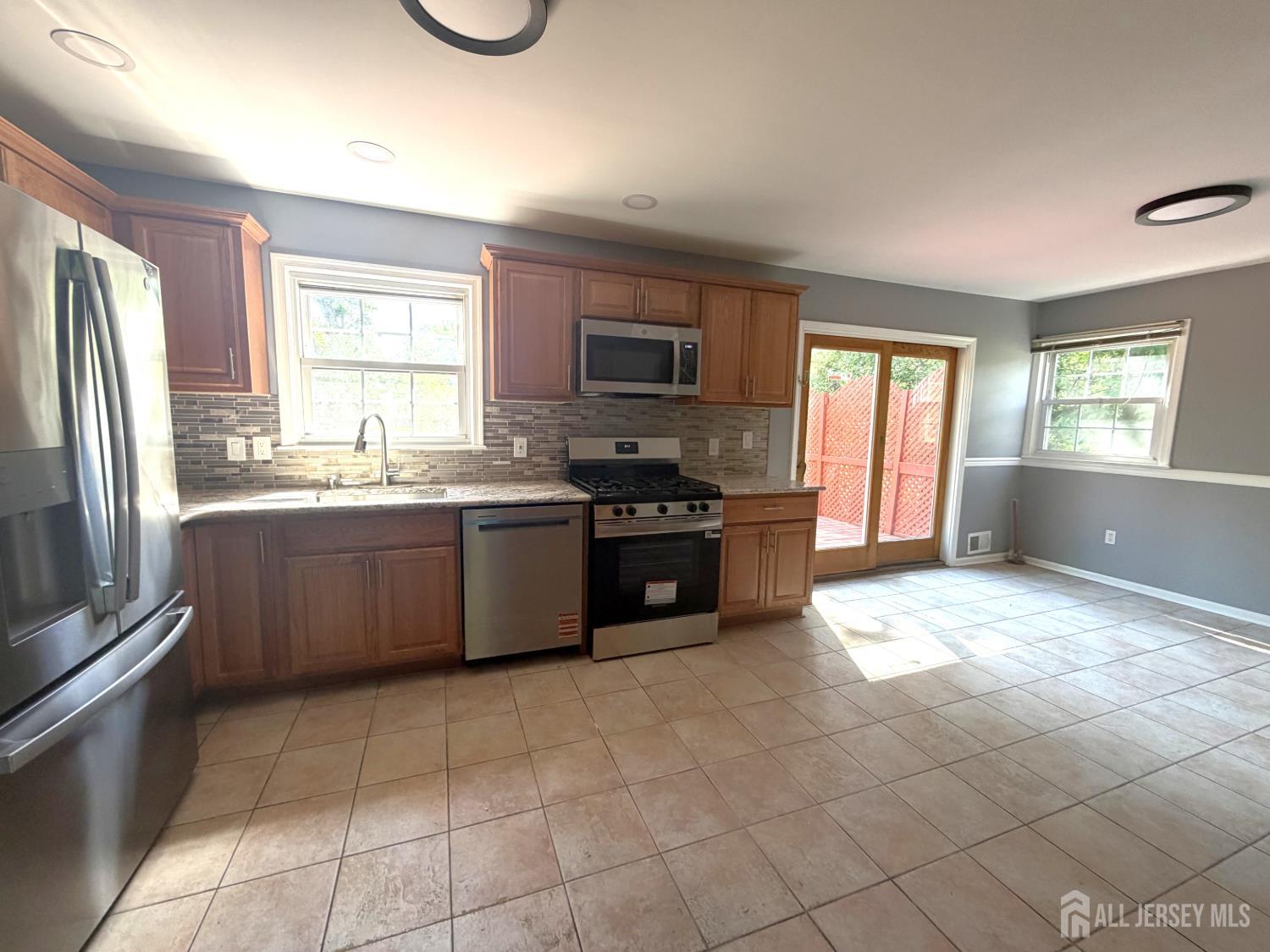 434 Plainfield Road Edison, NJ 08820 - Photo 14 of 33