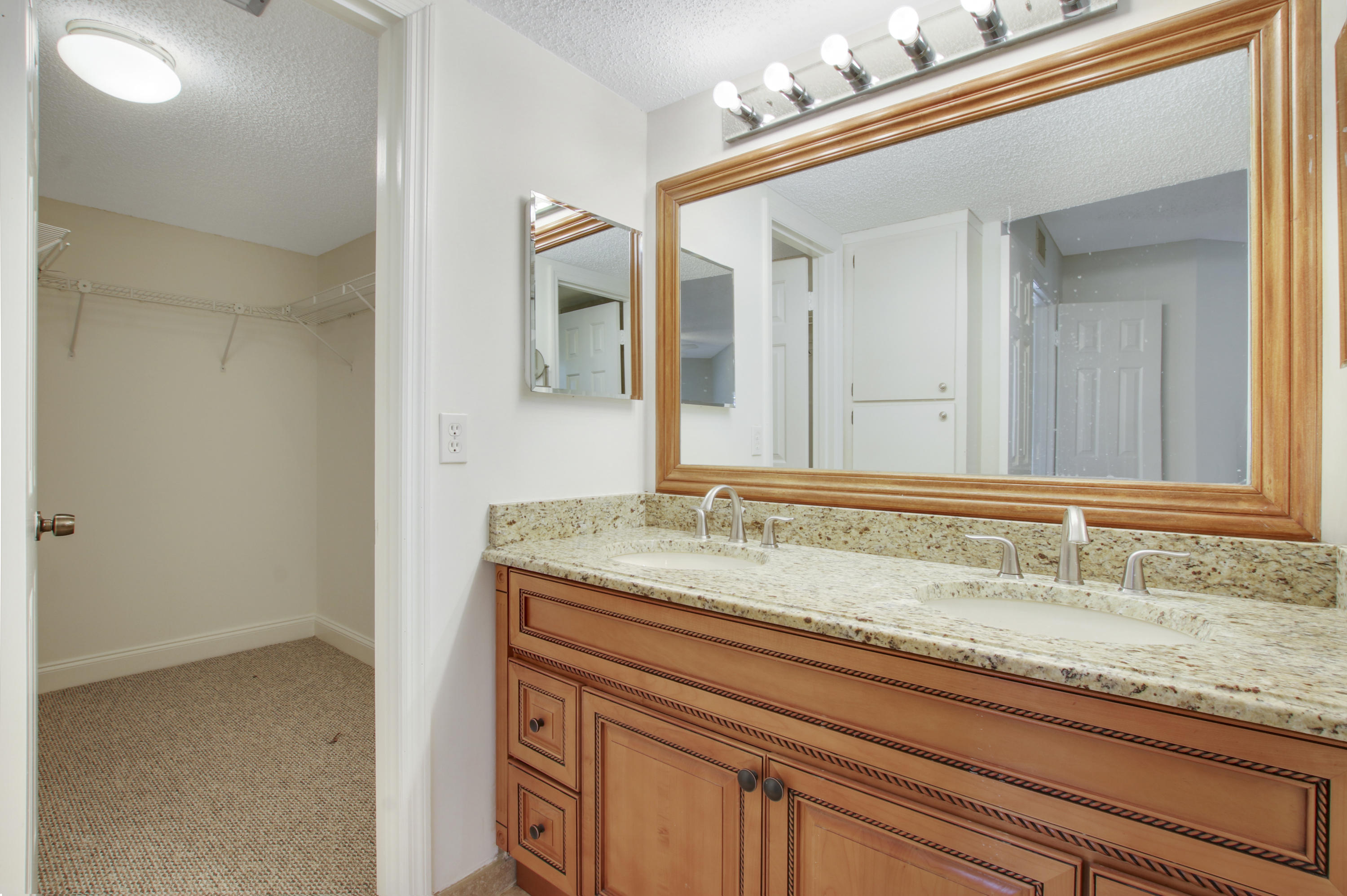 267 Seabreeze Circle Jupiter, FL 33477 - Photo 20 of 31 House-13