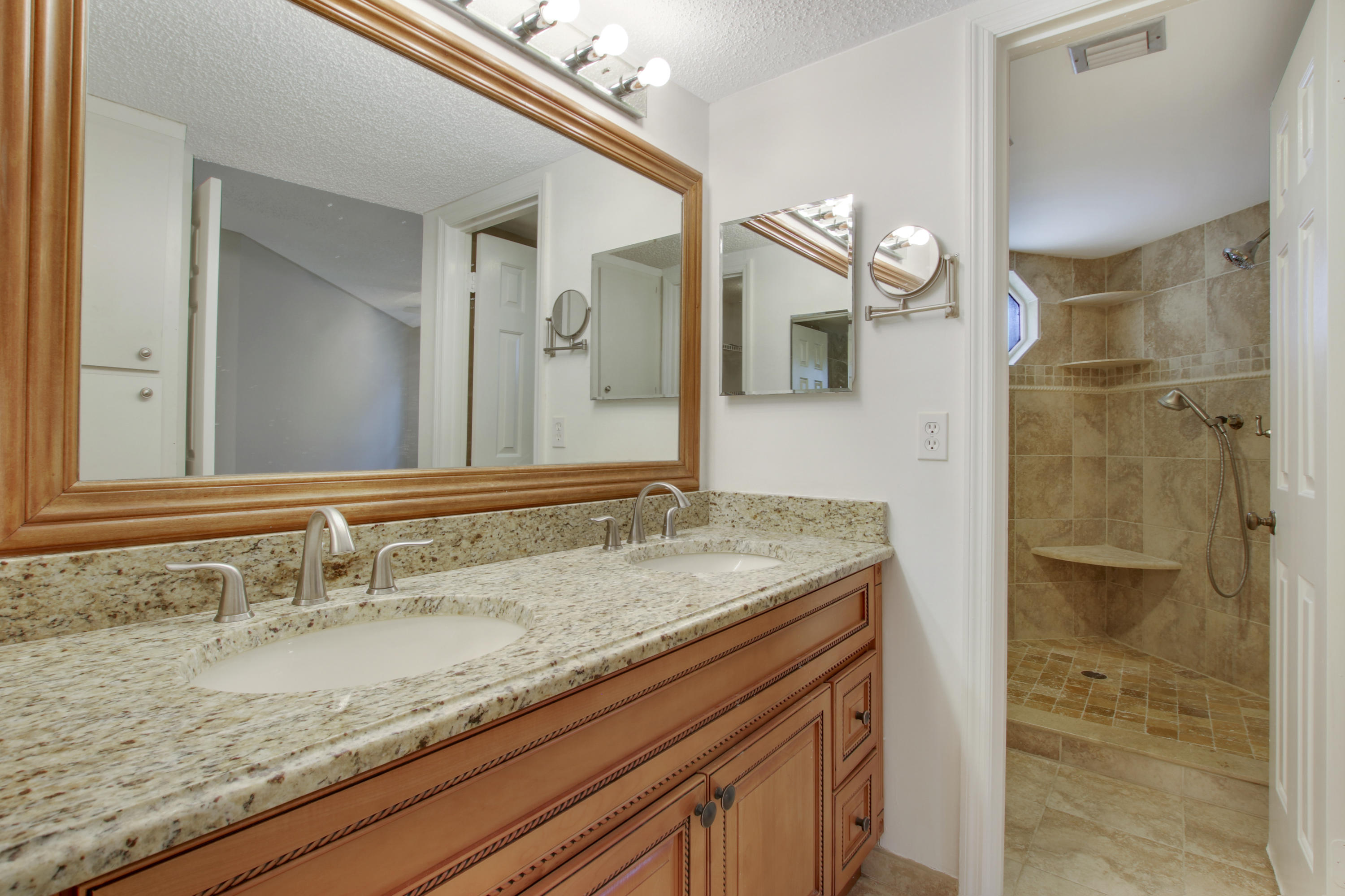 267 Seabreeze Circle Jupiter, FL 33477 - Photo 21 of 31 House-14