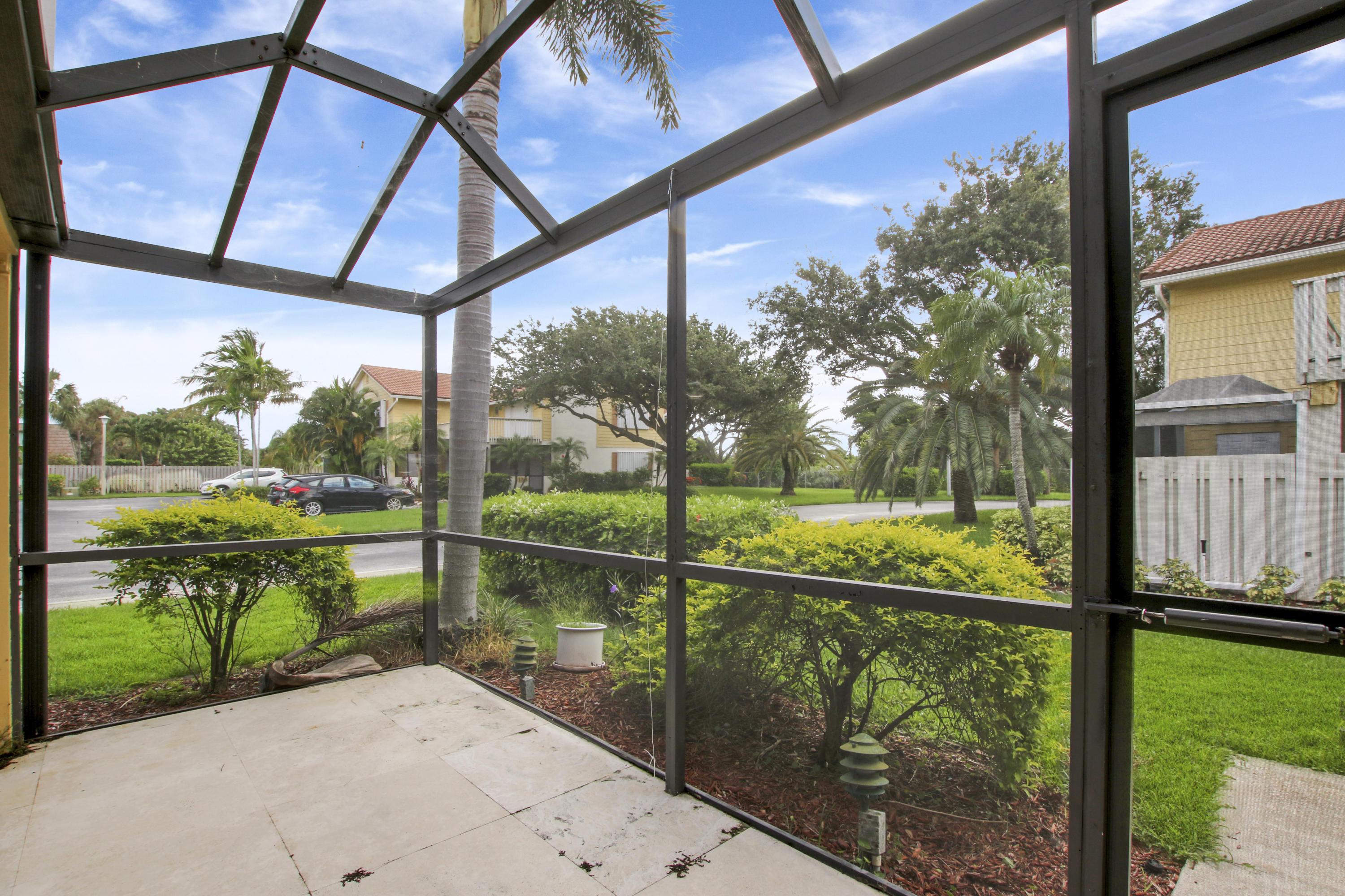 267 Seabreeze Circle Jupiter, FL 33477 - Photo 7 of 31 House-21