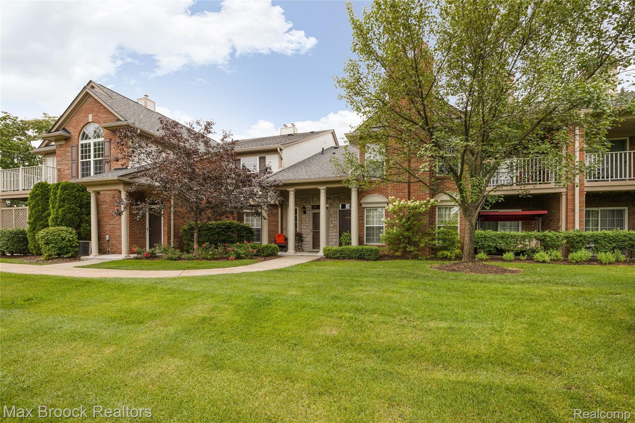 3434 Tremonte Circle Rochester, MI 48306 - Photo 3 of 22 2E2A5937-Edit.jpg