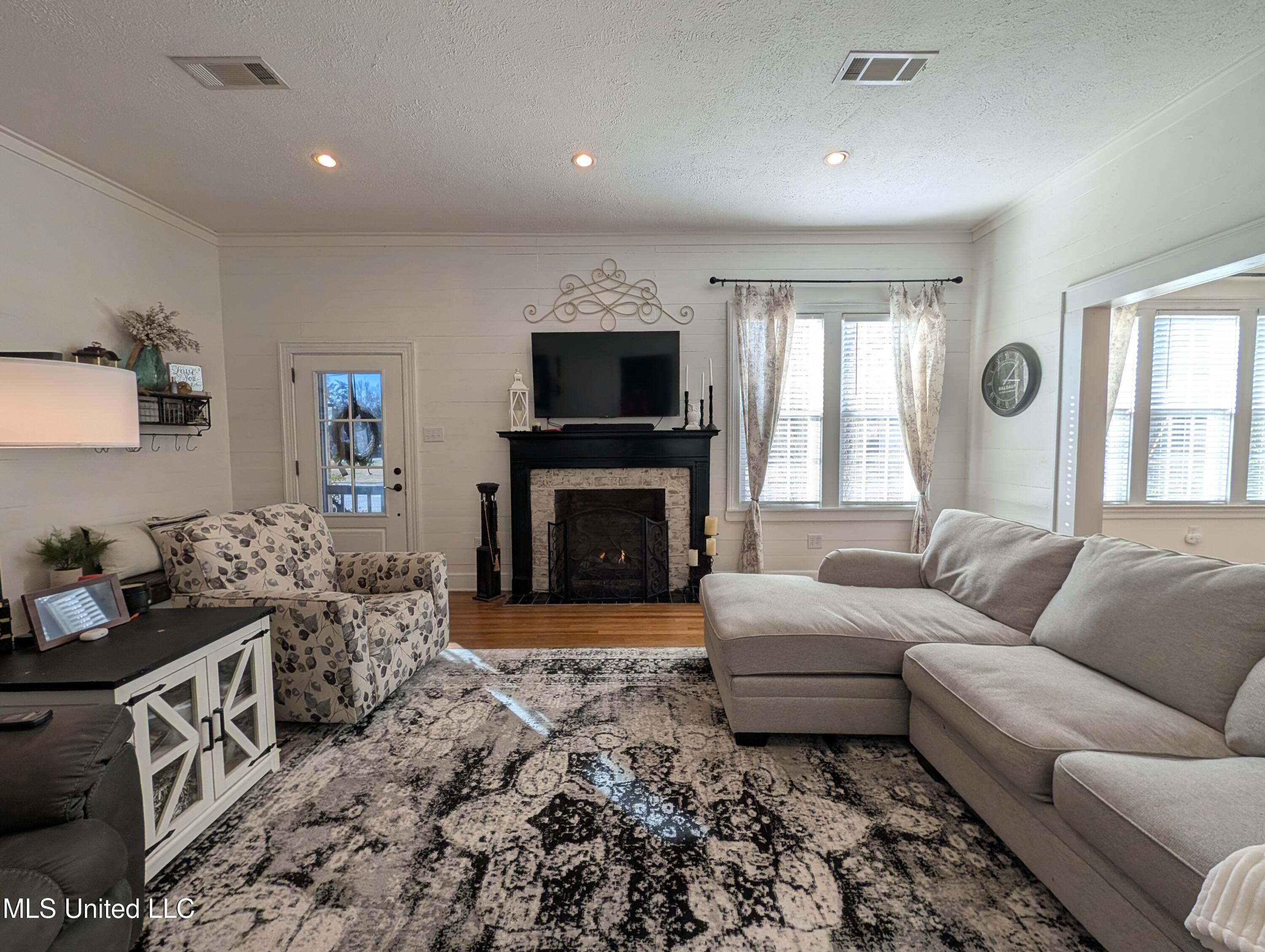 936 Main Street Columbia, MS 39429 - Photo 11 of 24 PXL_20260201_210915521