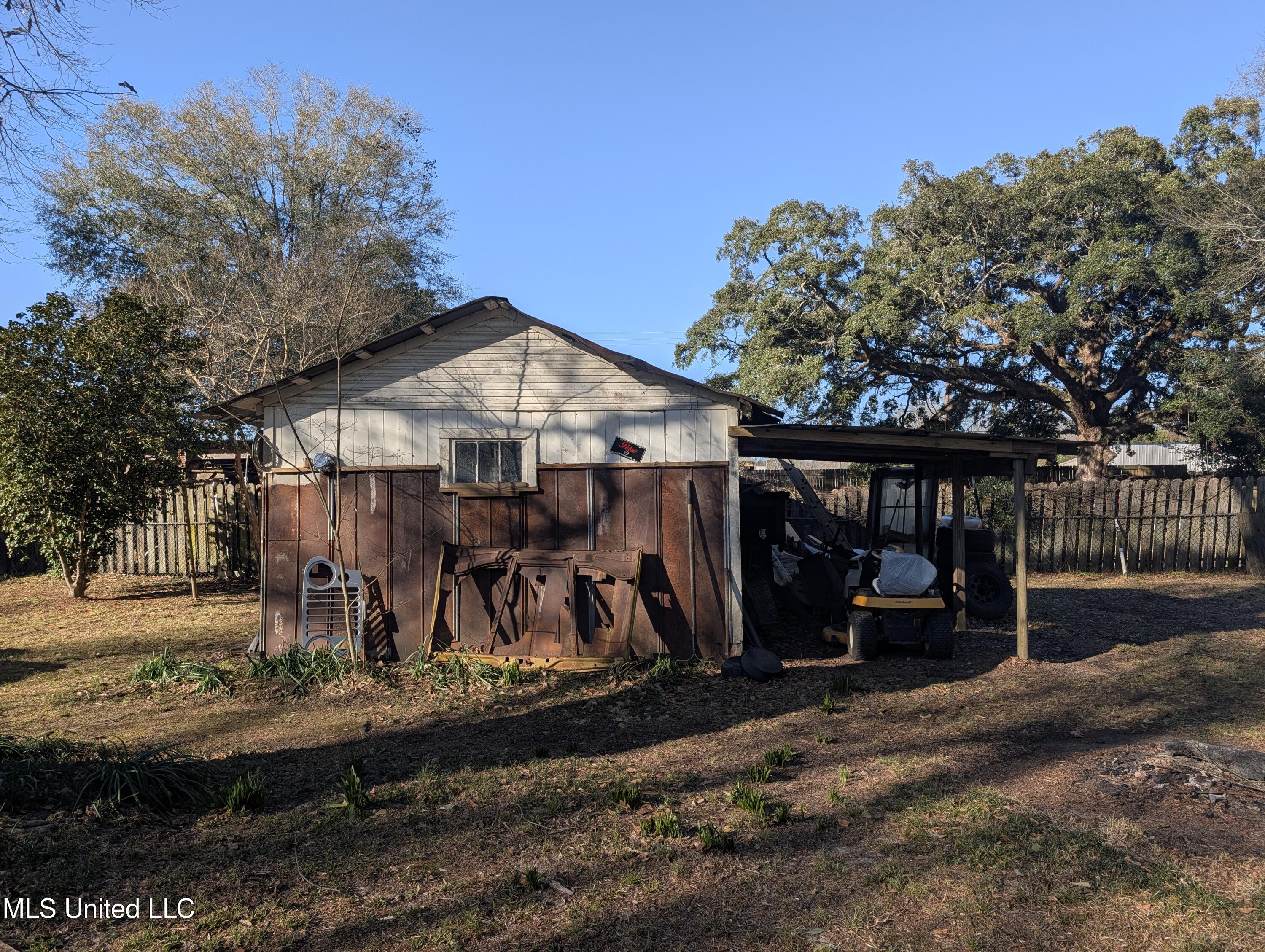 936 Main Street Columbia, MS 39429 - Photo 4 of 24 PXL_20260201_211729194
