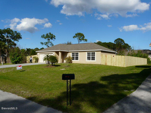 441 Tunis Road Southwest Palm Bay, FL 32908 - Photo 1 of 30 Front