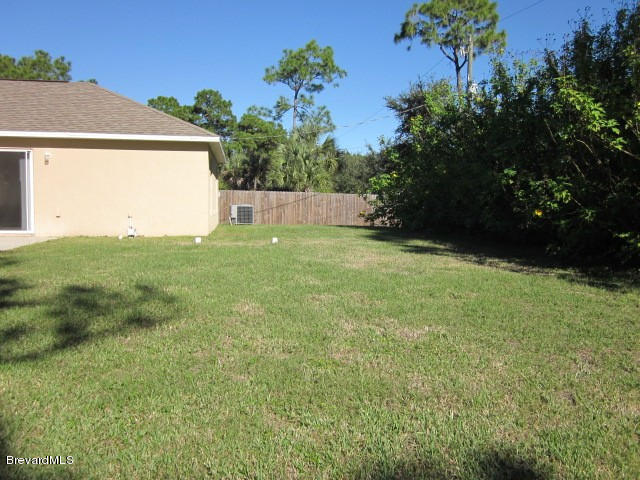 441 Tunis Road Southwest Palm Bay, FL 32908 - Photo 29 of 30 Spacious back yard