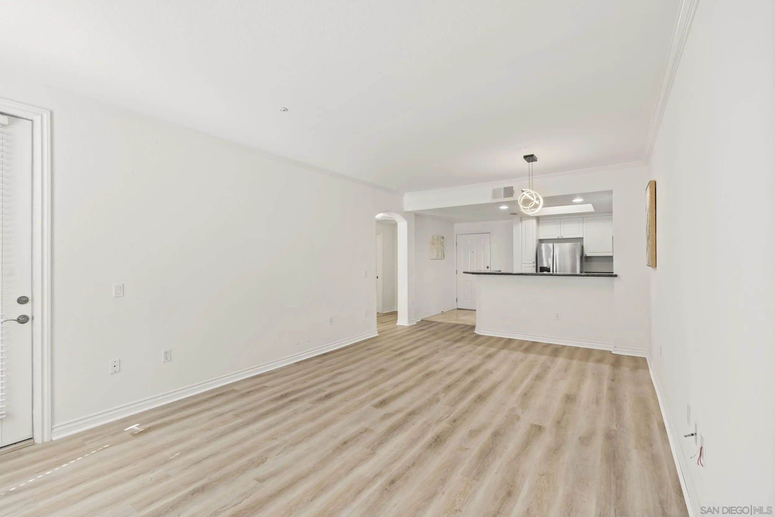 9263 Regents Road, Unit B204 La Jolla, CA 92037 - Photo 8 of 15 Gallery Image 8