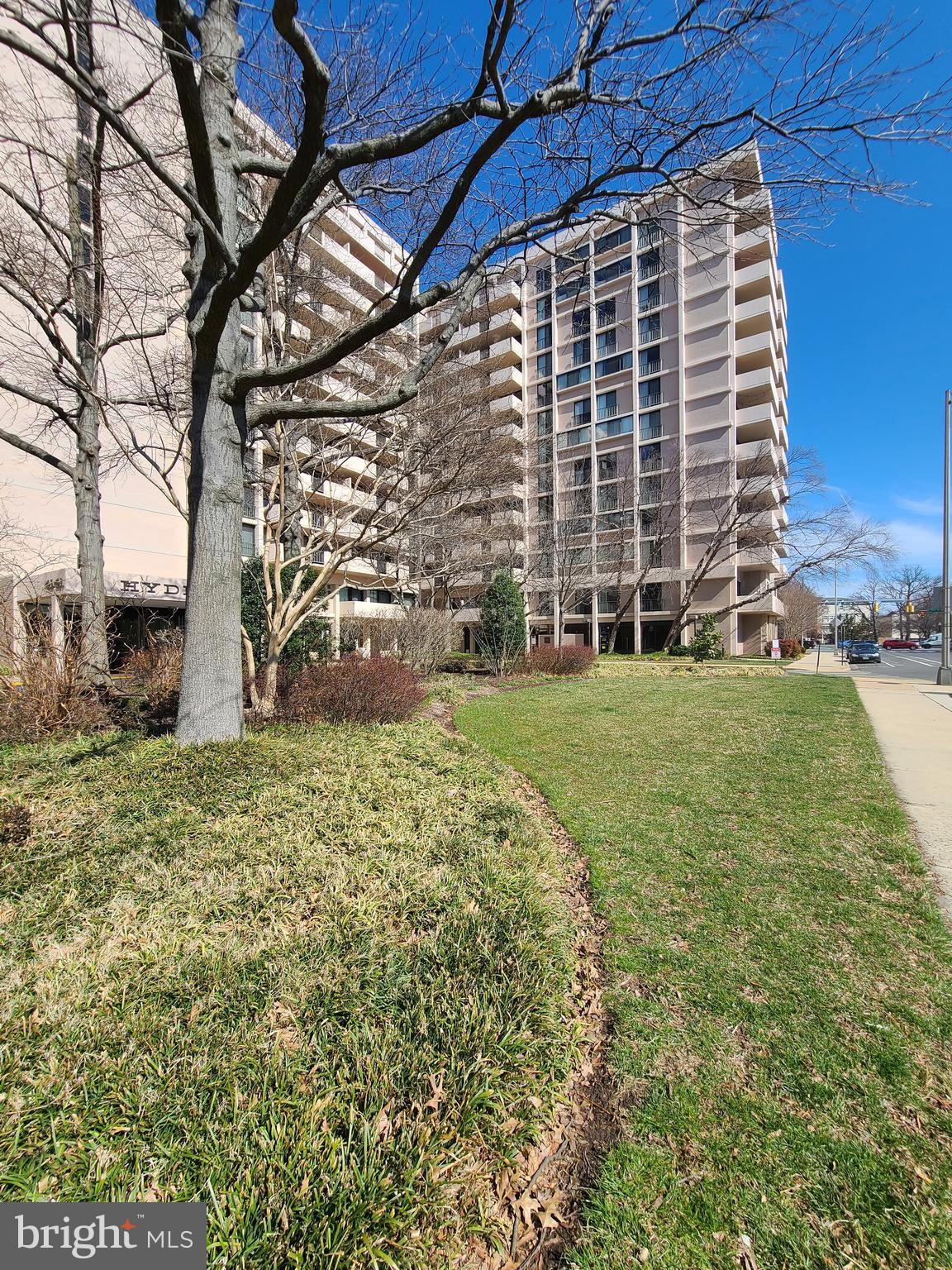 4141 North Henderson Road, Unit 801 Arlington, VA 22203 - Photo 5 of 65 Twelve floors