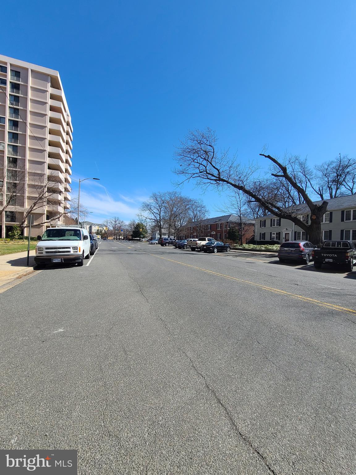4141 North Henderson Road, Unit 801 Arlington, VA 22203 - Photo 9 of 65 Free street parking