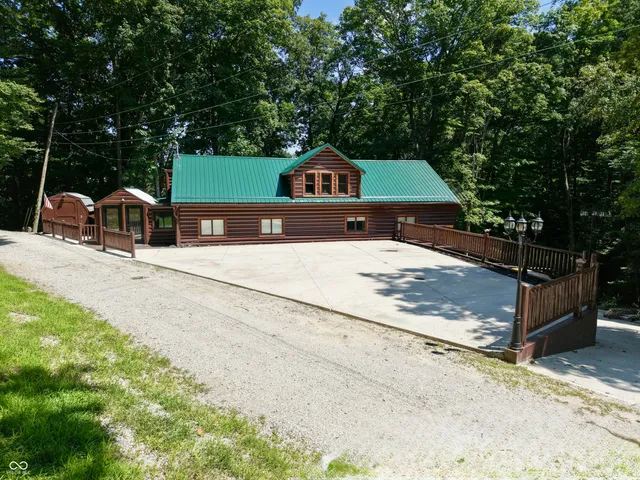 $285,000 | 5280 South Macadam, Poland, IN 47868