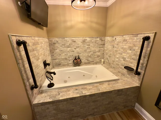 $285,000 | 5280 South Macadam, Poland, IN 47868