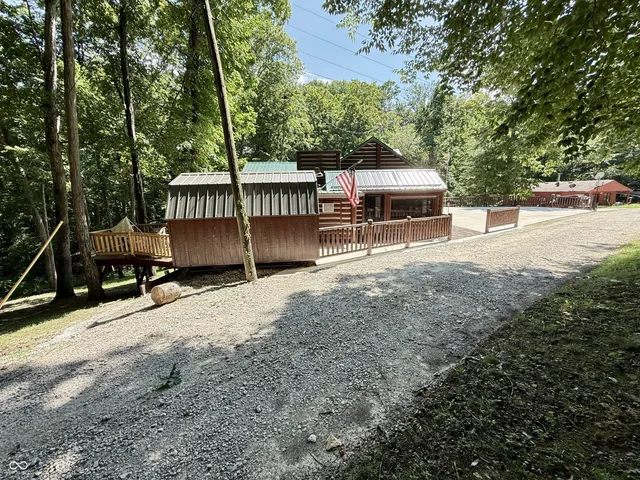 $285,000 | 5280 South Macadam, Poland, IN 47868