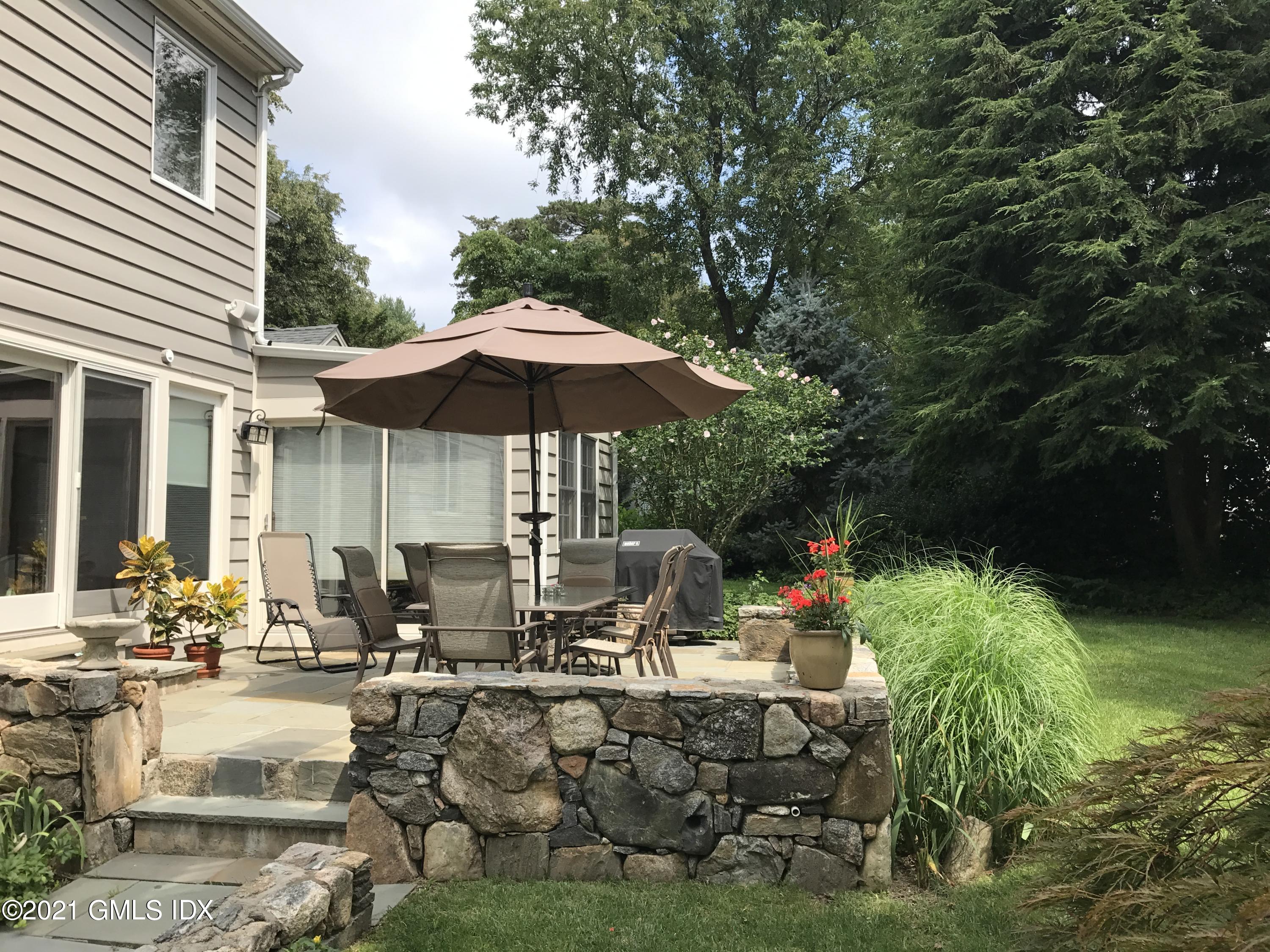 3 Old Wagon Road Old Greenwich, CT 06870 - Photo 29 of 37 a garden view with patio