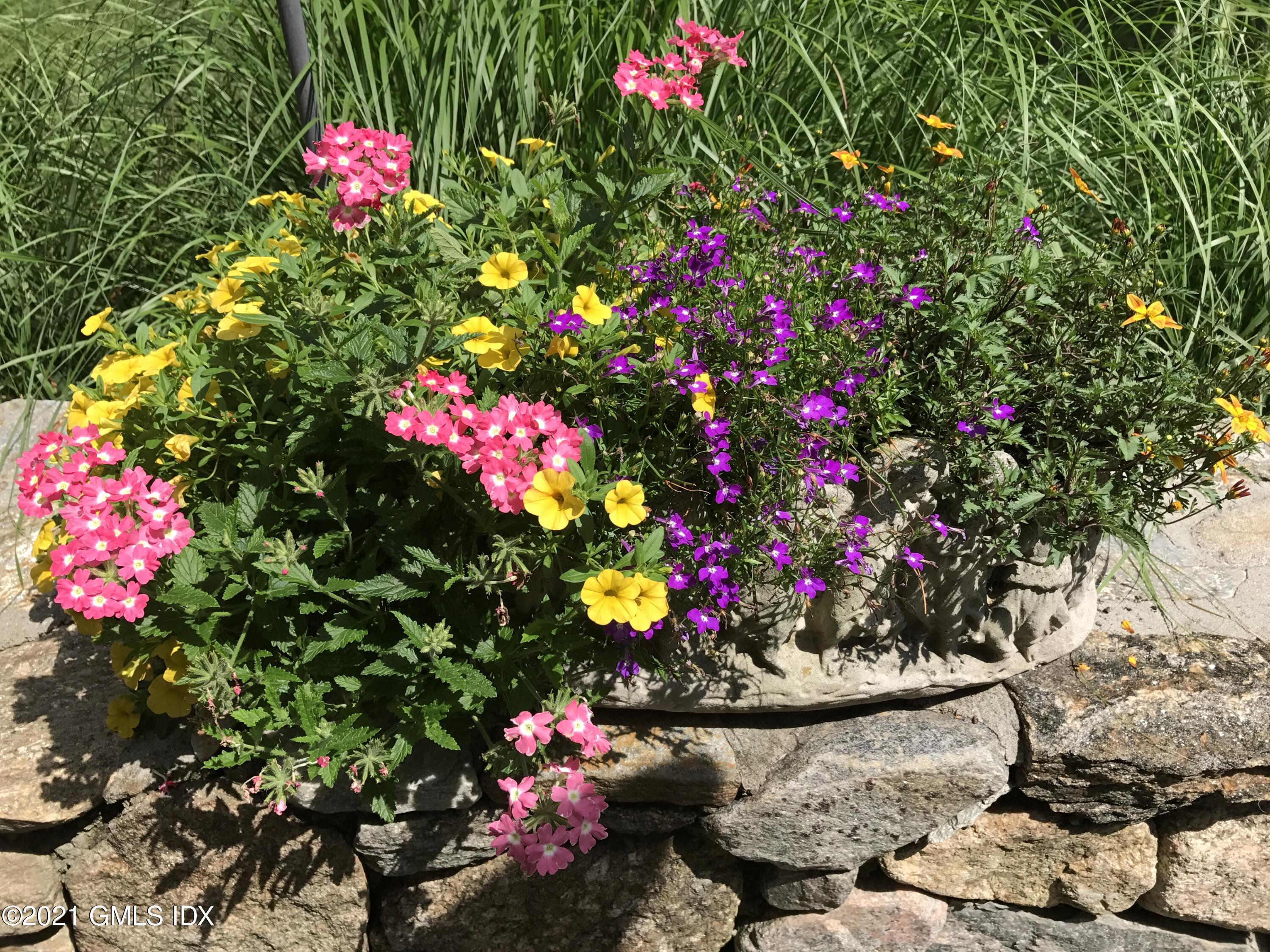 3 Old Wagon Road Old Greenwich, CT 06870 - Photo 33 of 37