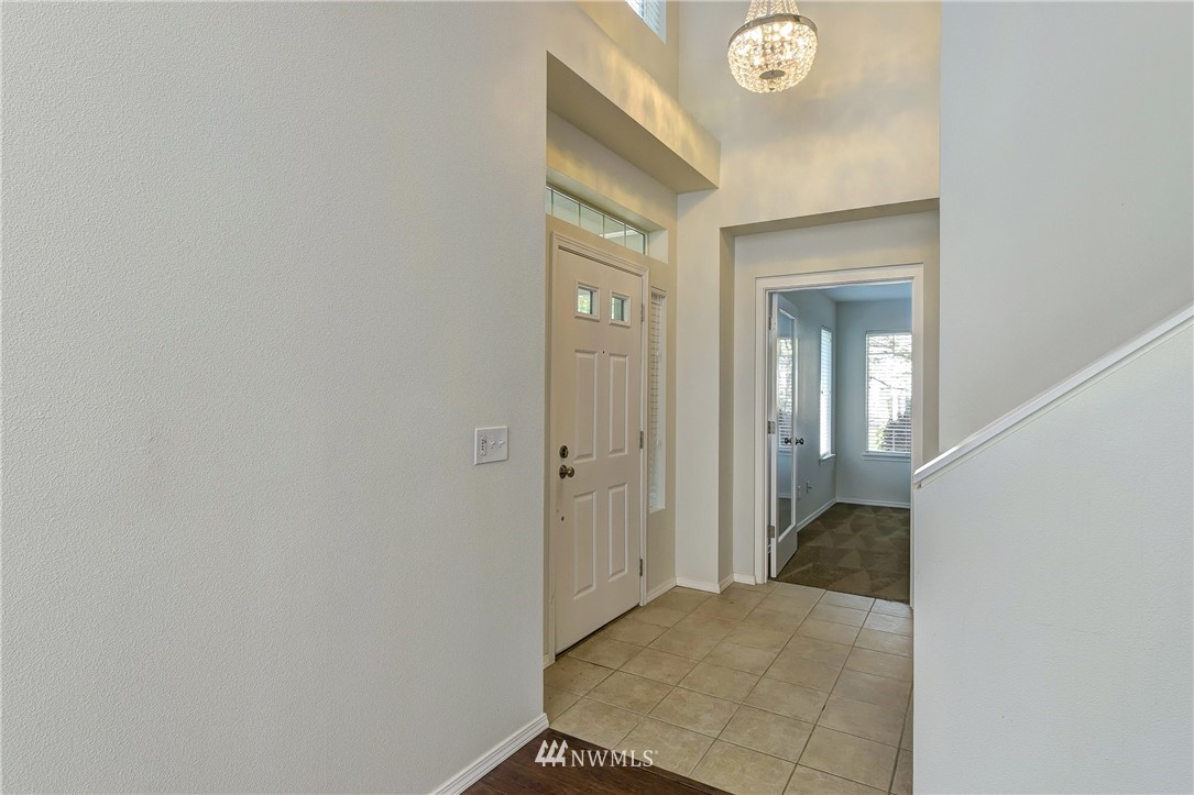 19144 110th Place Southeast Renton, WA 98055 - Photo 4 of 24 Gallery Image 4