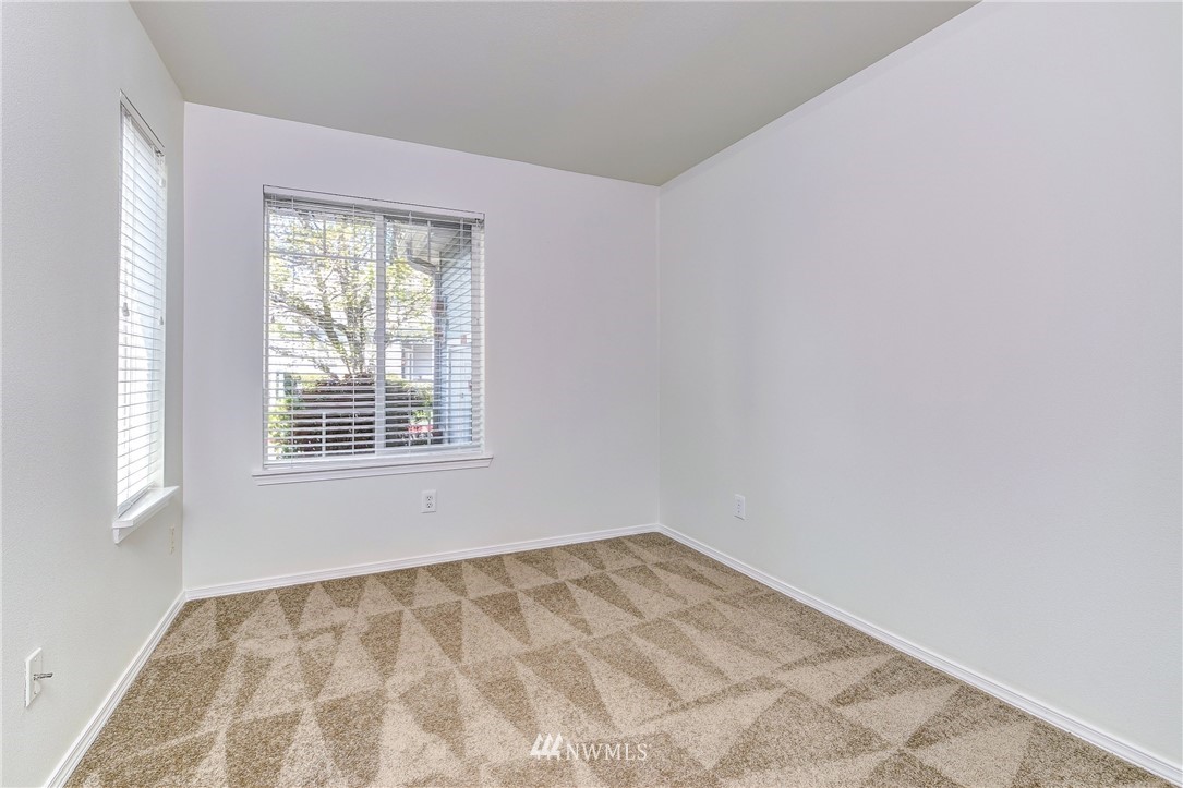 19144 110th Place Southeast Renton, WA 98055 - Photo 5 of 24 Gallery Image 5