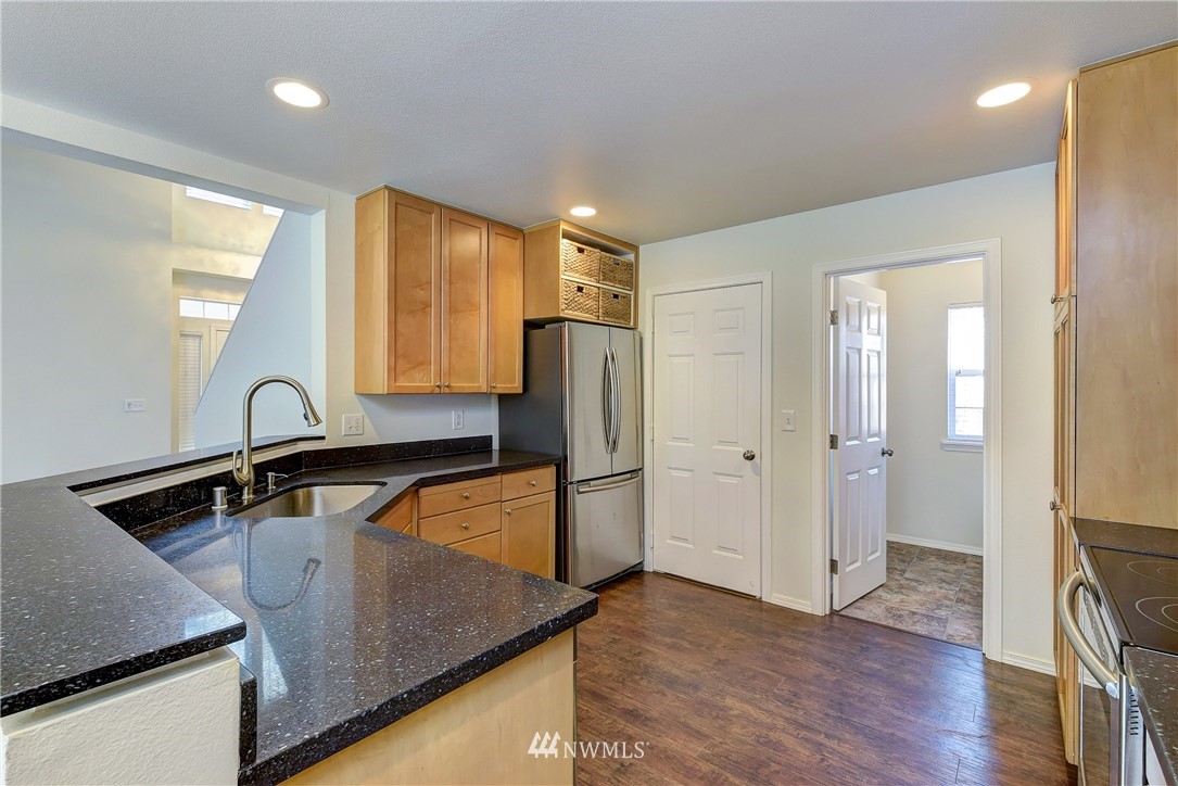19144 110th Place Southeast Renton, WA 98055 - Photo 10 of 24 Gallery Image 10