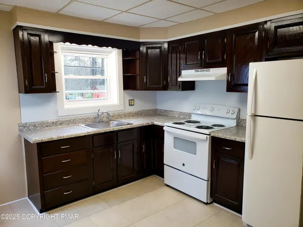 $1,350 | 1200 Cherry Lane Road, Unit 102, East Stroudsburg, PA 18301