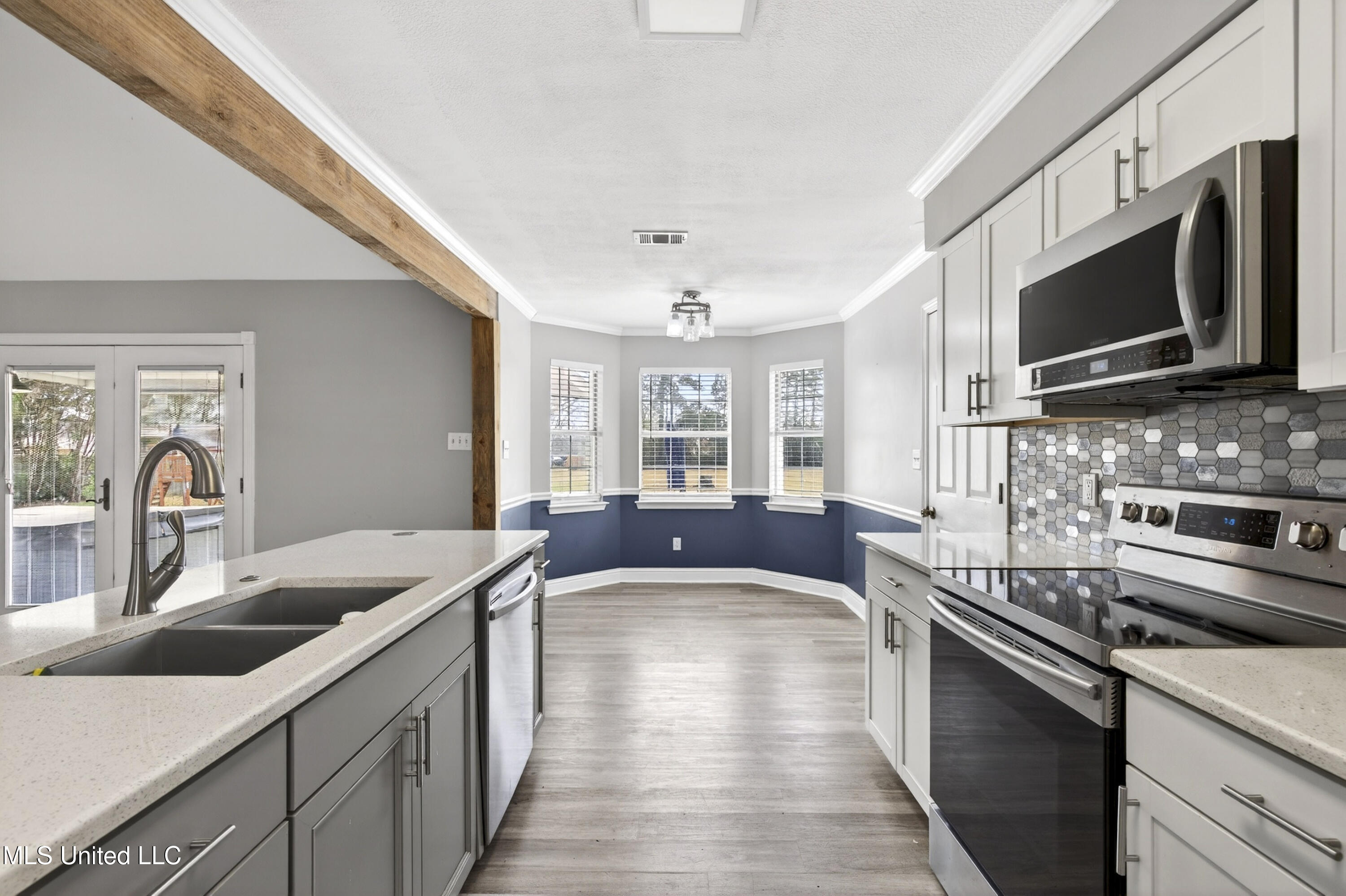 15517 Shriners Boulevard Biloxi, MS 39532 - Photo 12 of 43 15517ShrinersBlvd-12