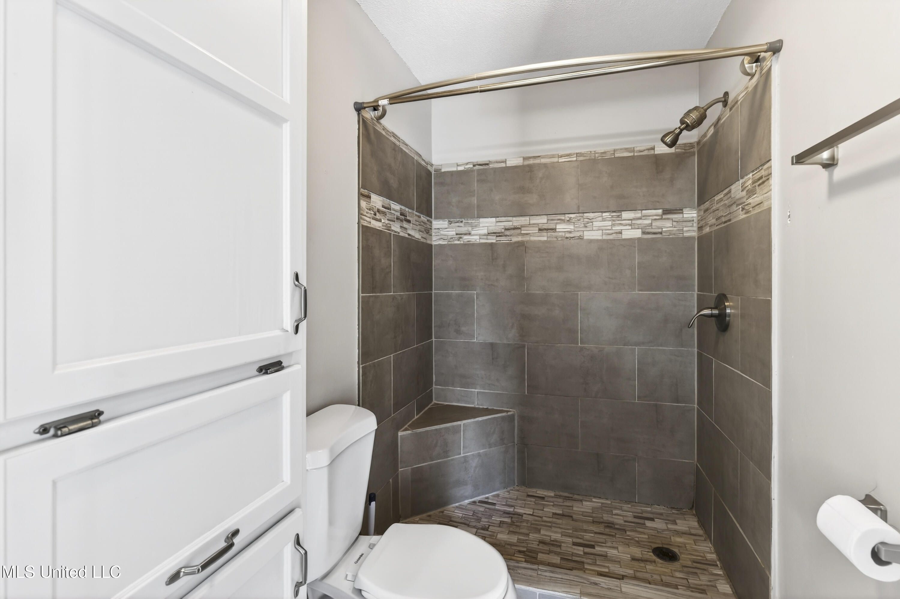 15517 Shriners Boulevard Biloxi, MS 39532 - Photo 20 of 43 15517ShrinersBlvd-20