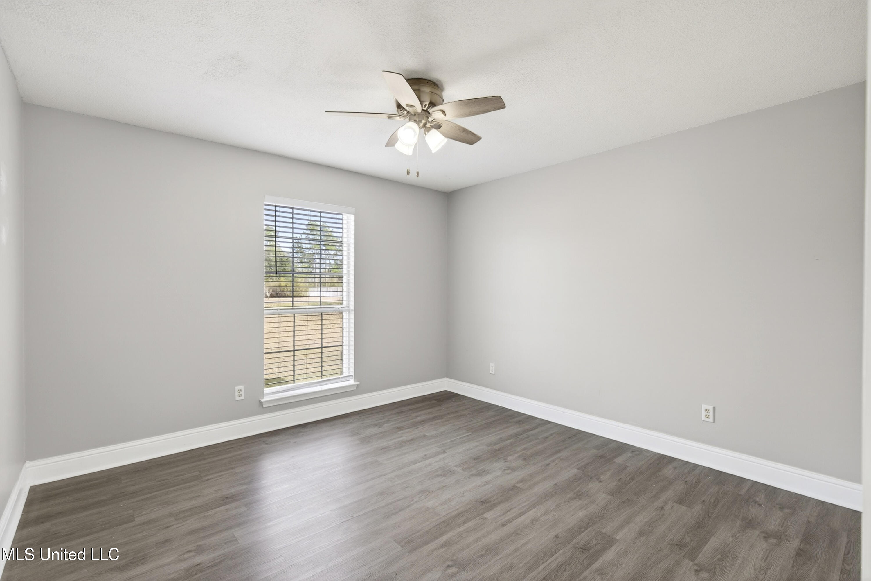 15517 Shriners Boulevard Biloxi, MS 39532 - Photo 22 of 43 15517ShrinersBlvd-22