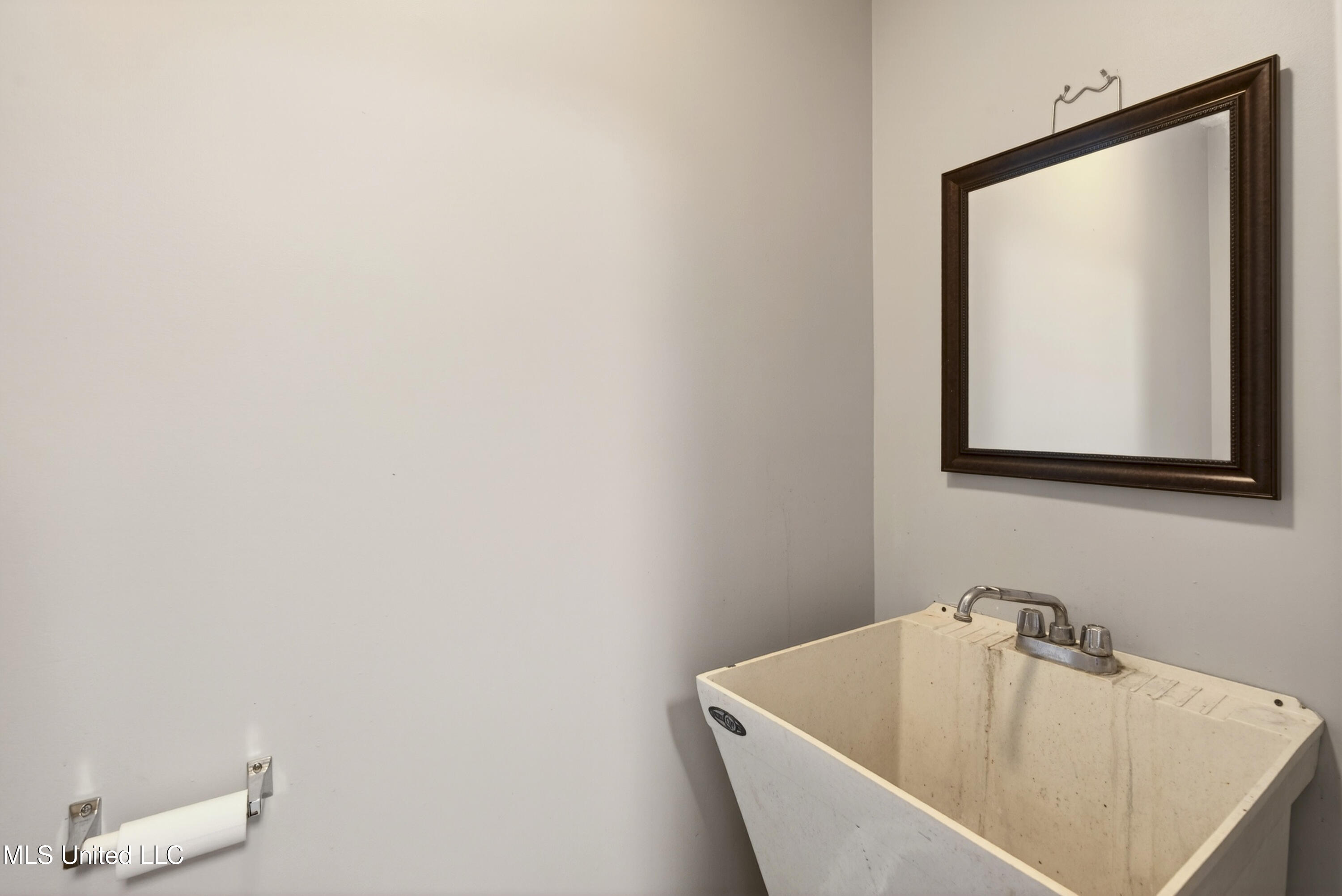 15517 Shriners Boulevard Biloxi, MS 39532 - Photo 27 of 43 15517ShrinersBlvd-27