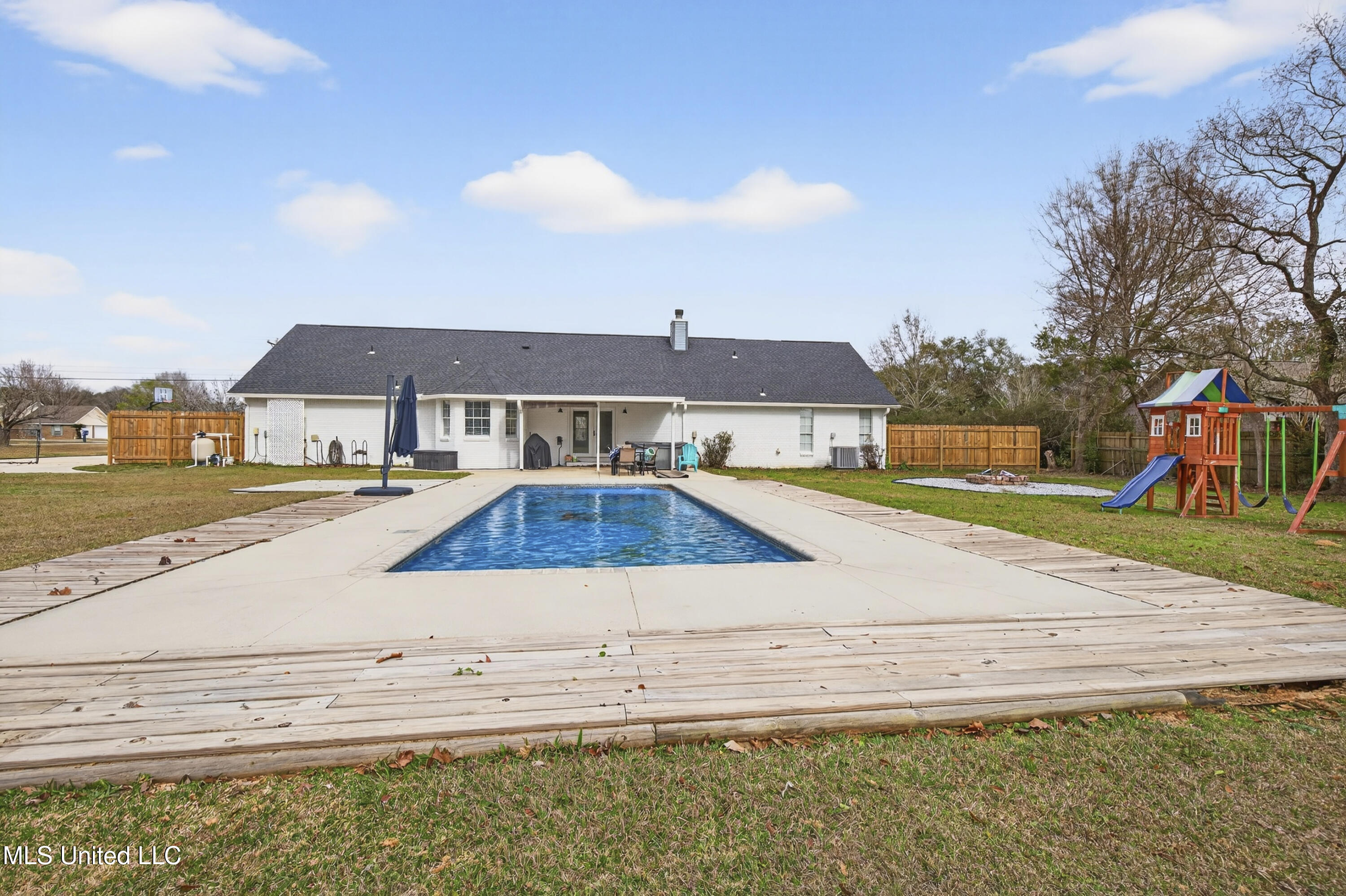 15517 Shriners Boulevard Biloxi, MS 39532 - Photo 38 of 43 15517ShrinersBlvd-38