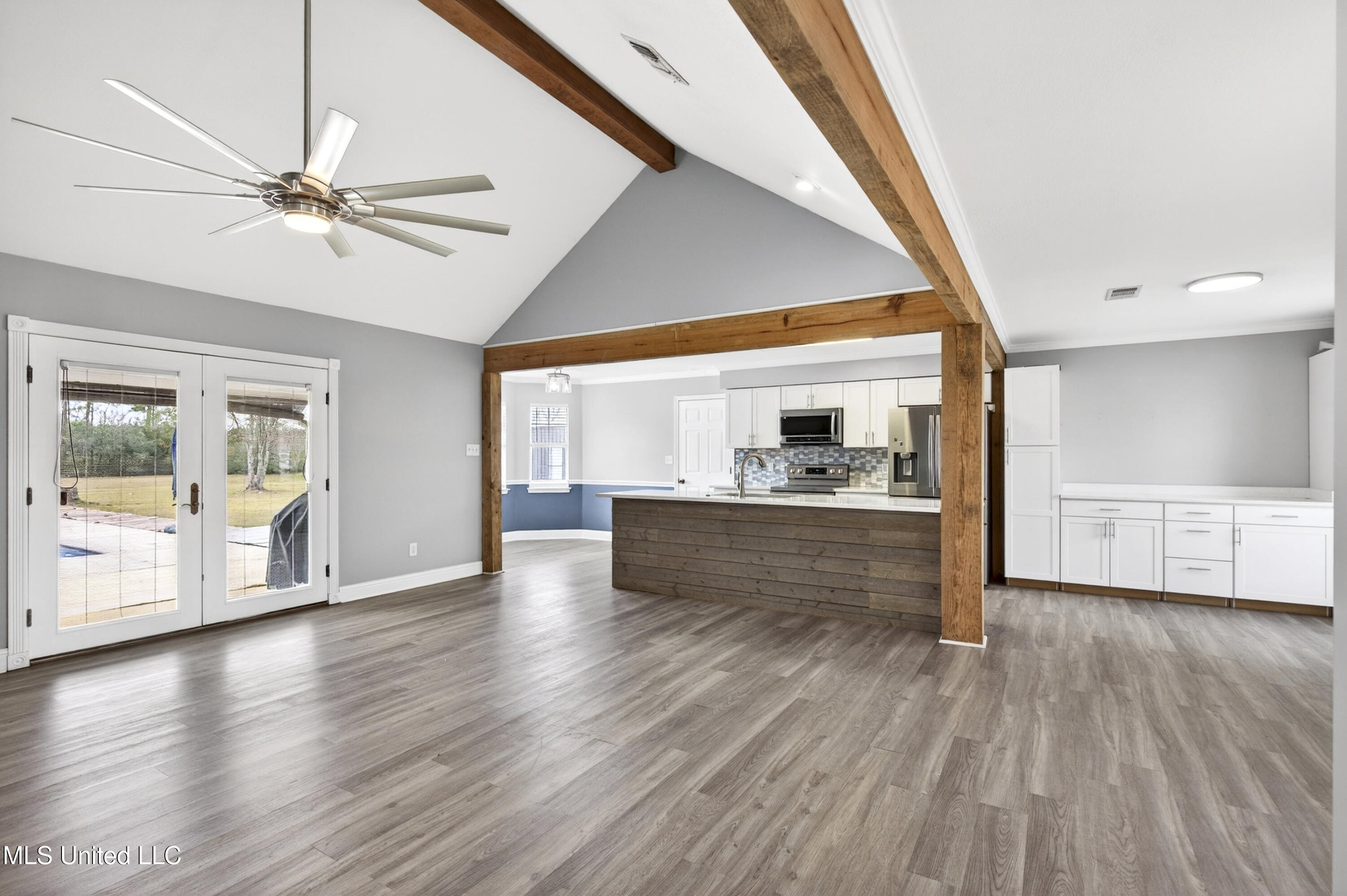 15517 Shriners Boulevard Biloxi, MS 39532 - Photo 6 of 43 15517ShrinersBlvd-6