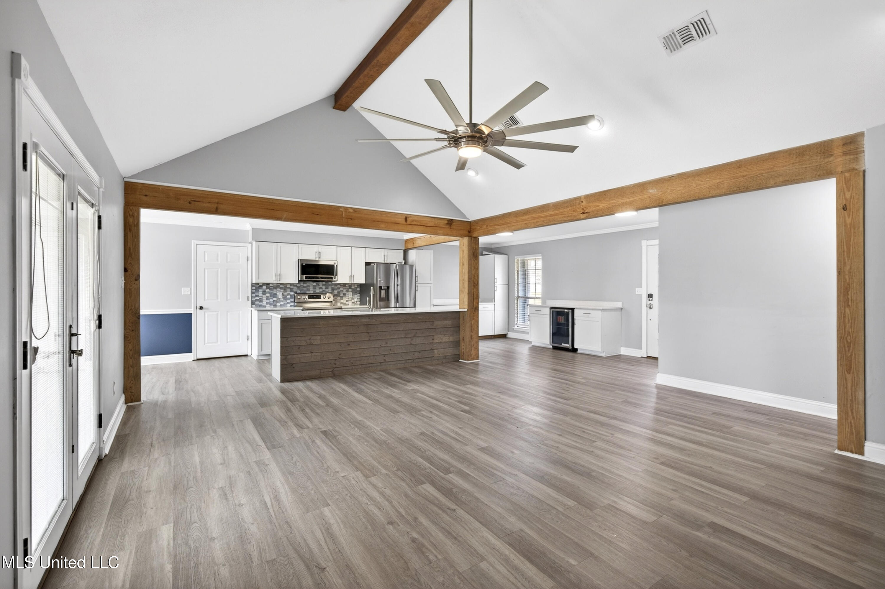 15517 Shriners Boulevard Biloxi, MS 39532 - Photo 7 of 43 15517ShrinersBlvd-7