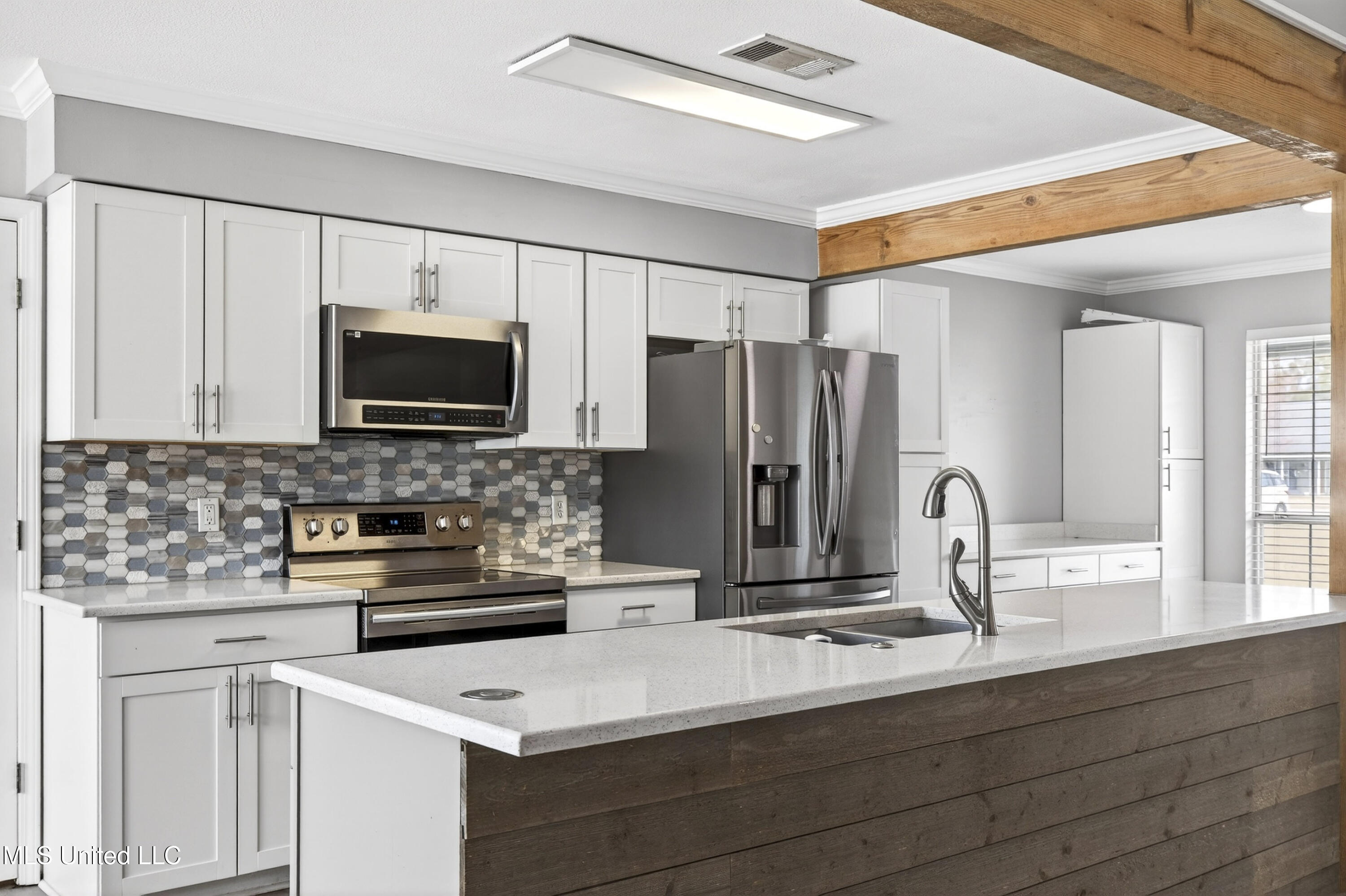 15517 Shriners Boulevard Biloxi, MS 39532 - Photo 10 of 43 15517ShrinersBlvd-10