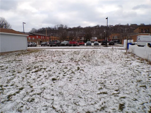 a view of outdoor space with city view