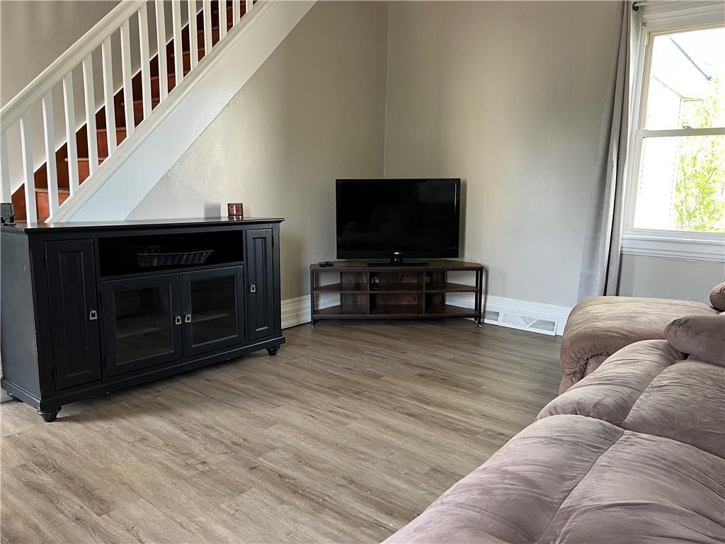 1026 Washington Avenue Monaca, PA 15061 - Photo 4 of 12